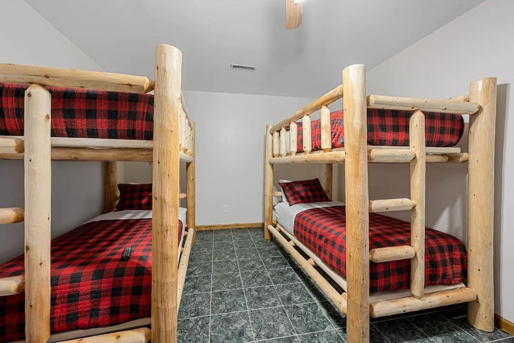 Dog Friendly! Views! Hot Tub! Close To Pf! Gsmnp Sevierville Εξωτερικό φωτογραφία