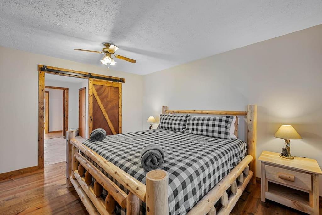 Dog Friendly! Views! Hot Tub! Close To Pf! Gsmnp Sevierville Εξωτερικό φωτογραφία