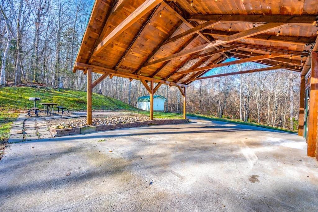Dog Friendly! Views! Hot Tub! Close To Pf! Gsmnp Sevierville Εξωτερικό φωτογραφία