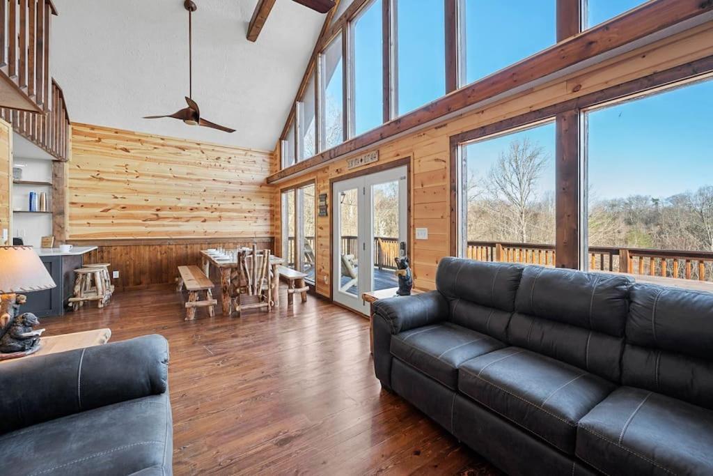 Dog Friendly! Views! Hot Tub! Close To Pf! Gsmnp Sevierville Εξωτερικό φωτογραφία