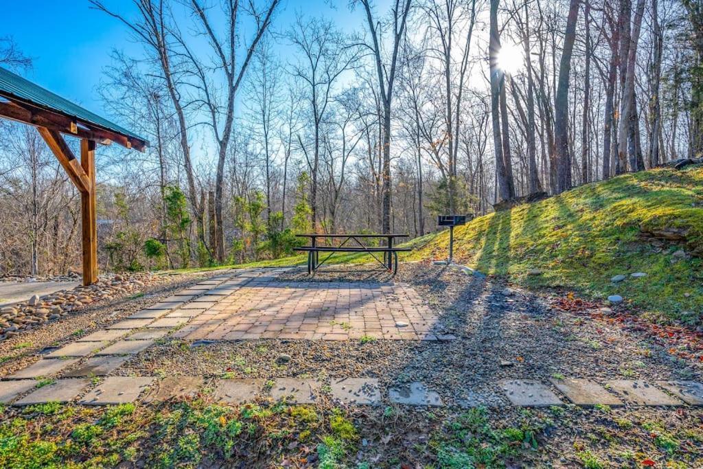 Dog Friendly! Views! Hot Tub! Close To Pf! Gsmnp Sevierville Εξωτερικό φωτογραφία