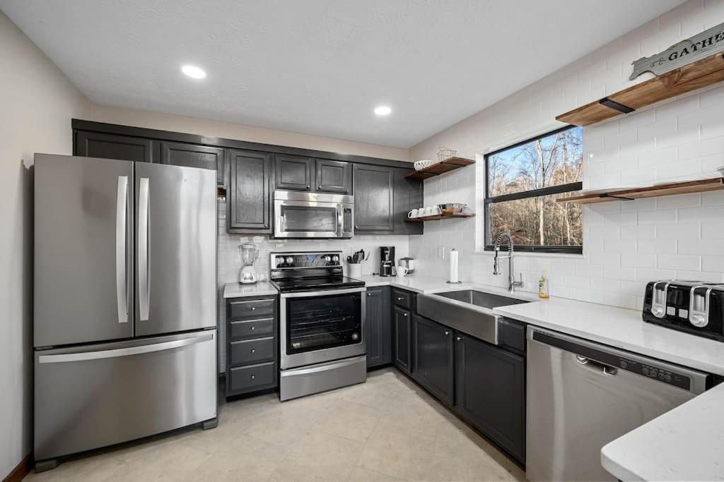 Dog Friendly! Views! Hot Tub! Close To Pf! Gsmnp Sevierville Εξωτερικό φωτογραφία