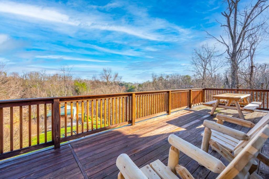 Dog Friendly! Views! Hot Tub! Close To Pf! Gsmnp Sevierville Εξωτερικό φωτογραφία